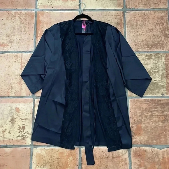 NEW ✨ LA SENZA Black Satin Robe With Lace Trim New With Tags Size S-M - Picture 2 of 8